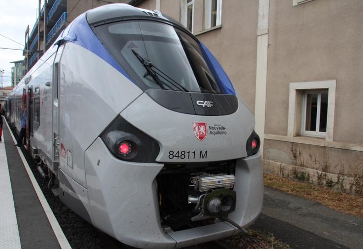" Le TER sera toujours moins cher que la voiture", insistent les élus de la Région Nouvelle-Aquitaine.