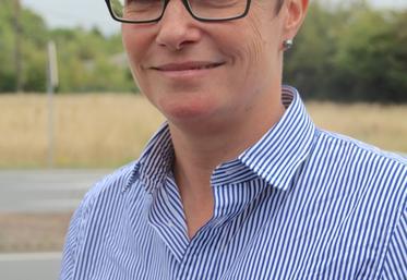 Karine Desroses regrette cette suppression de fonds nationaux dédiés à la formation professionnelle, dans le contexte d'augmentation du taux de chômage.